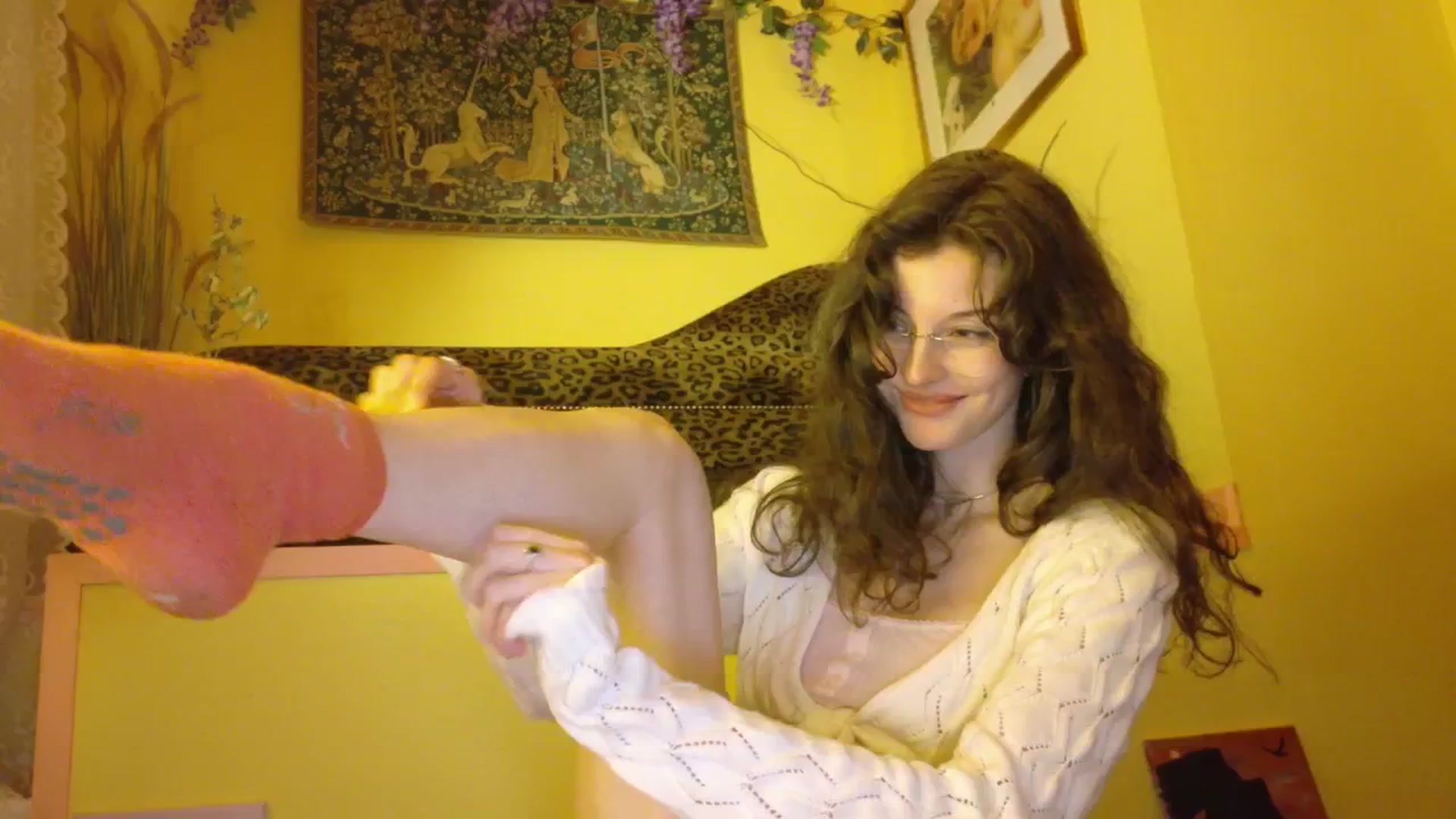 Gallery image thumbnail from porcelaincity's myfreecams stream on, 10/02/2025, 19:52 image 18 of 20