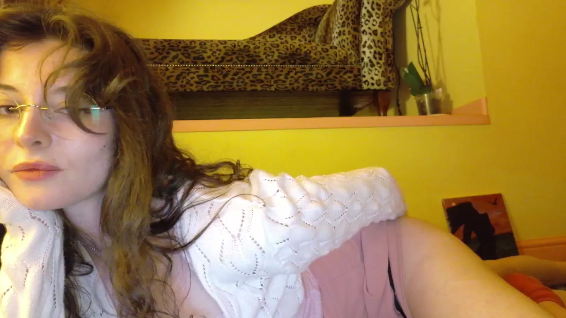 Gallery image thumbnail from porcelaincity's myfreecams stream on, 10/02/2025, 19:52 image 3 of 20