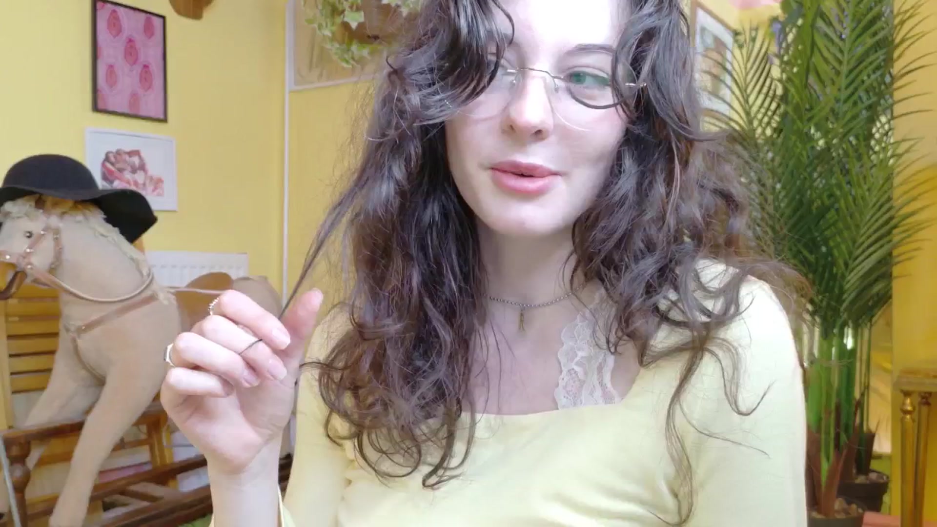 Gallery image thumbnail from porcelaincity's myfreecams stream on, 10/07/2025, 13:07 image 5 of 20