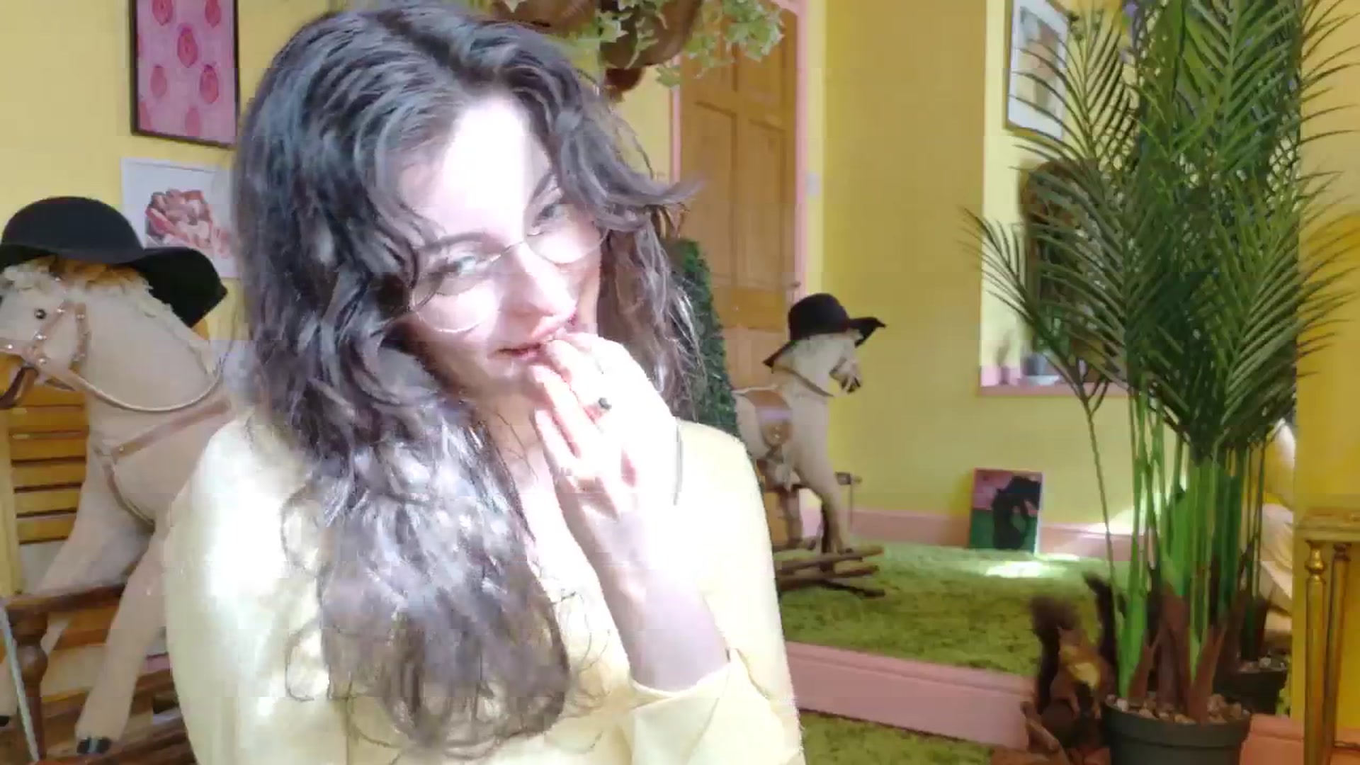 Gallery image thumbnail from porcelaincity's myfreecams stream on, 10/07/2025, 13:07 image 15 of 20