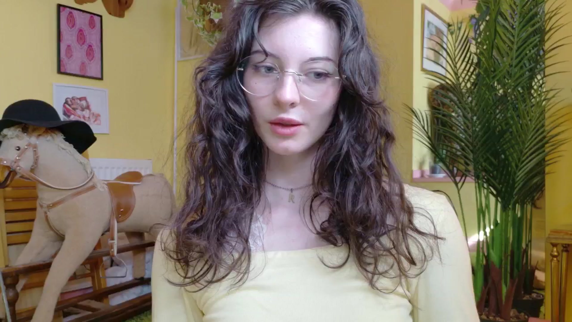 Gallery image thumbnail from porcelaincity's myfreecams stream on, 10/07/2025, 13:07 image 8 of 20