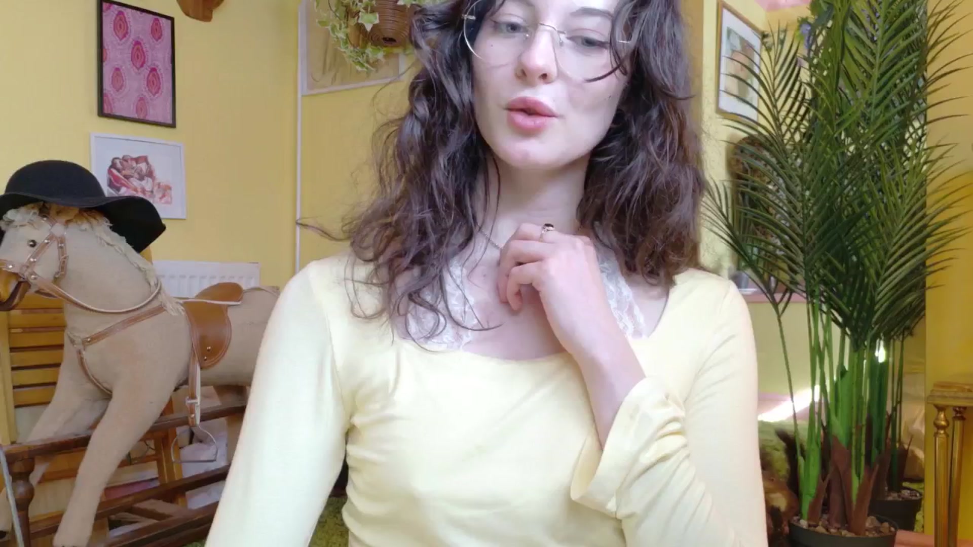 Gallery image thumbnail from porcelaincity's myfreecams stream on, 10/07/2025, 13:07 image 6 of 20