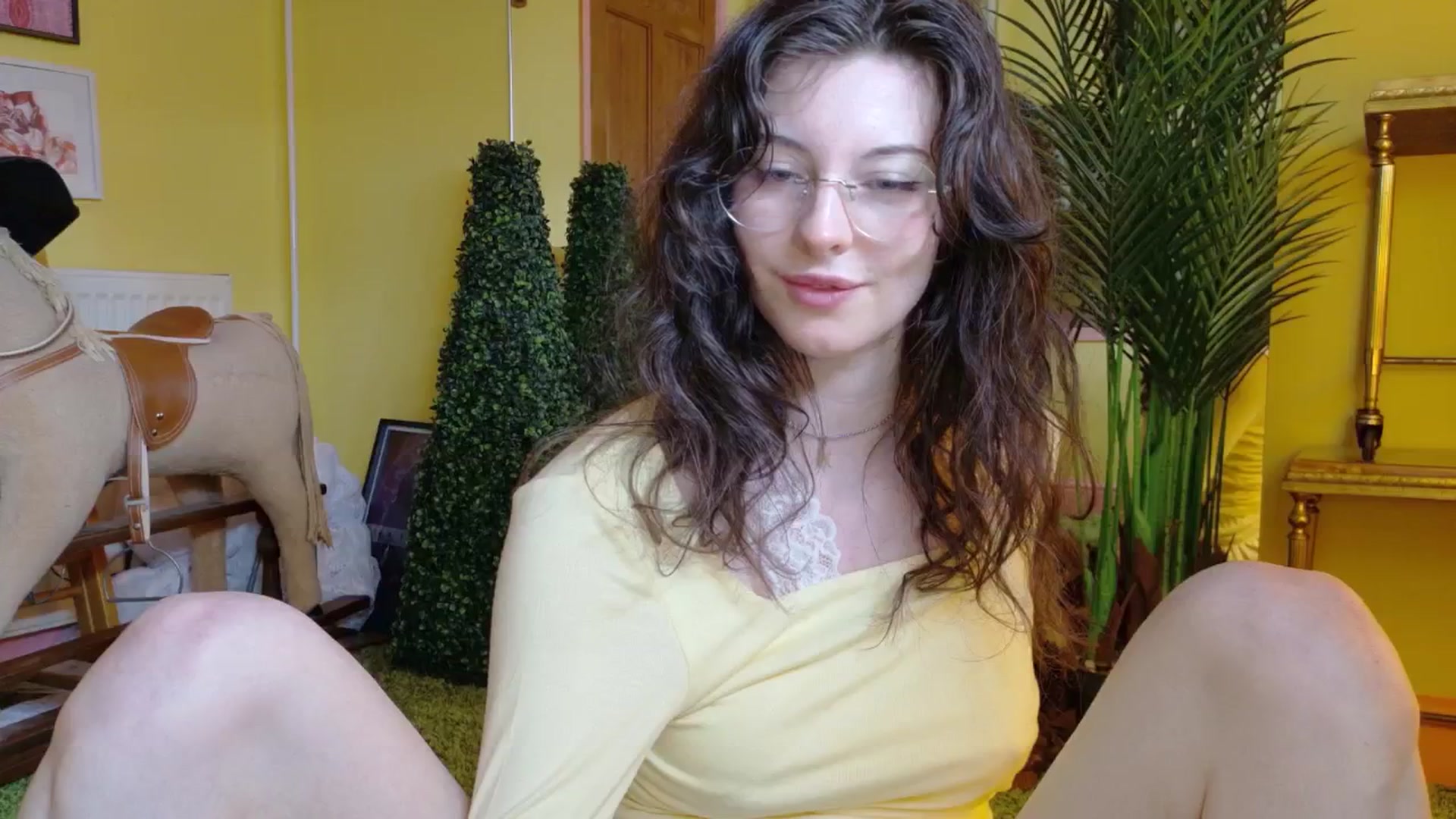 Gallery image thumbnail from porcelaincity's myfreecams stream on, 10/07/2025, 13:07 image 19 of 20