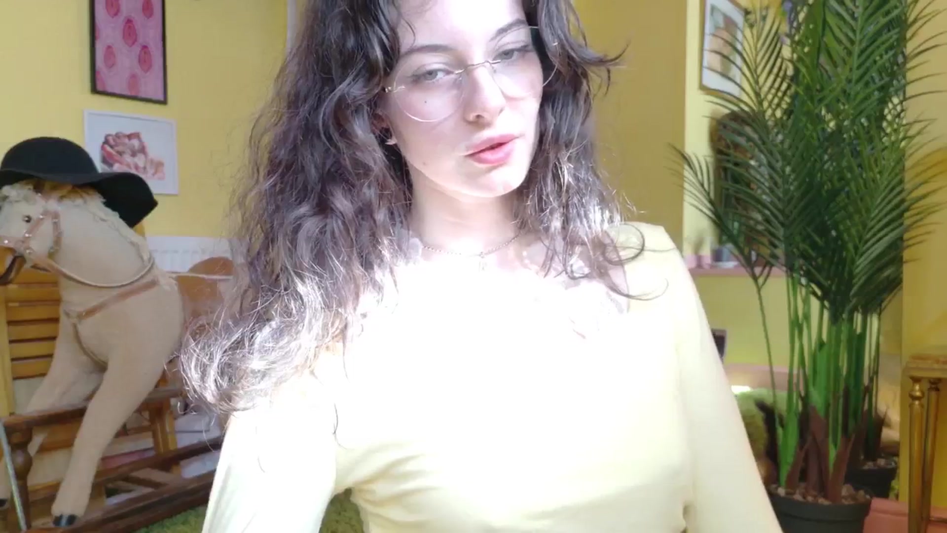 Gallery image thumbnail from porcelaincity's myfreecams stream on, 10/07/2025, 13:07 image 17 of 20