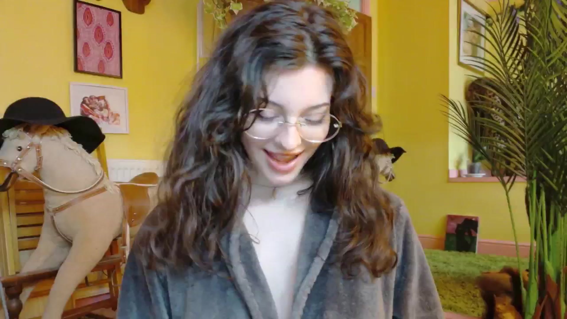 Gallery image thumbnail from porcelaincity's myfreecams stream on, 10/08/2025, 13:00 image 1 of 20