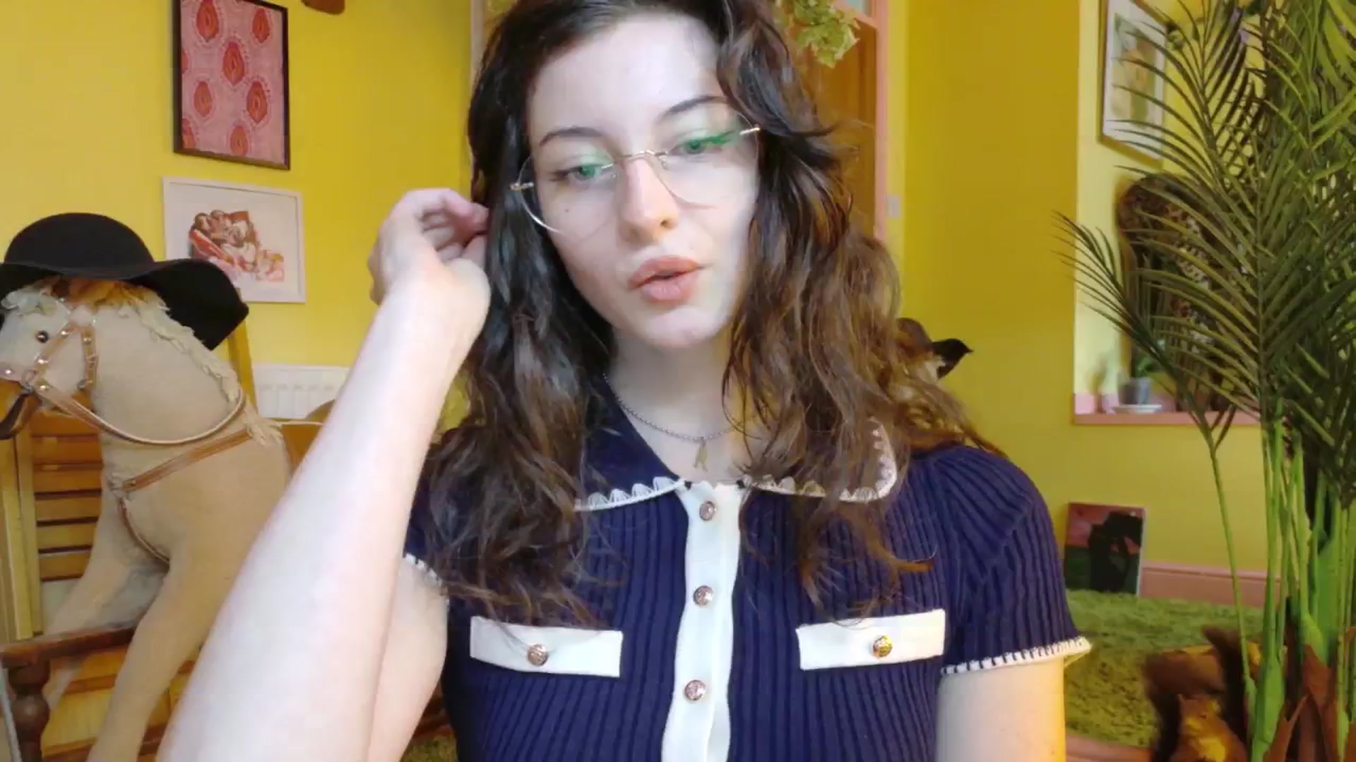 Gallery image thumbnail from porcelaincity's myfreecams stream on, 10/08/2025, 13:00 image 6 of 20