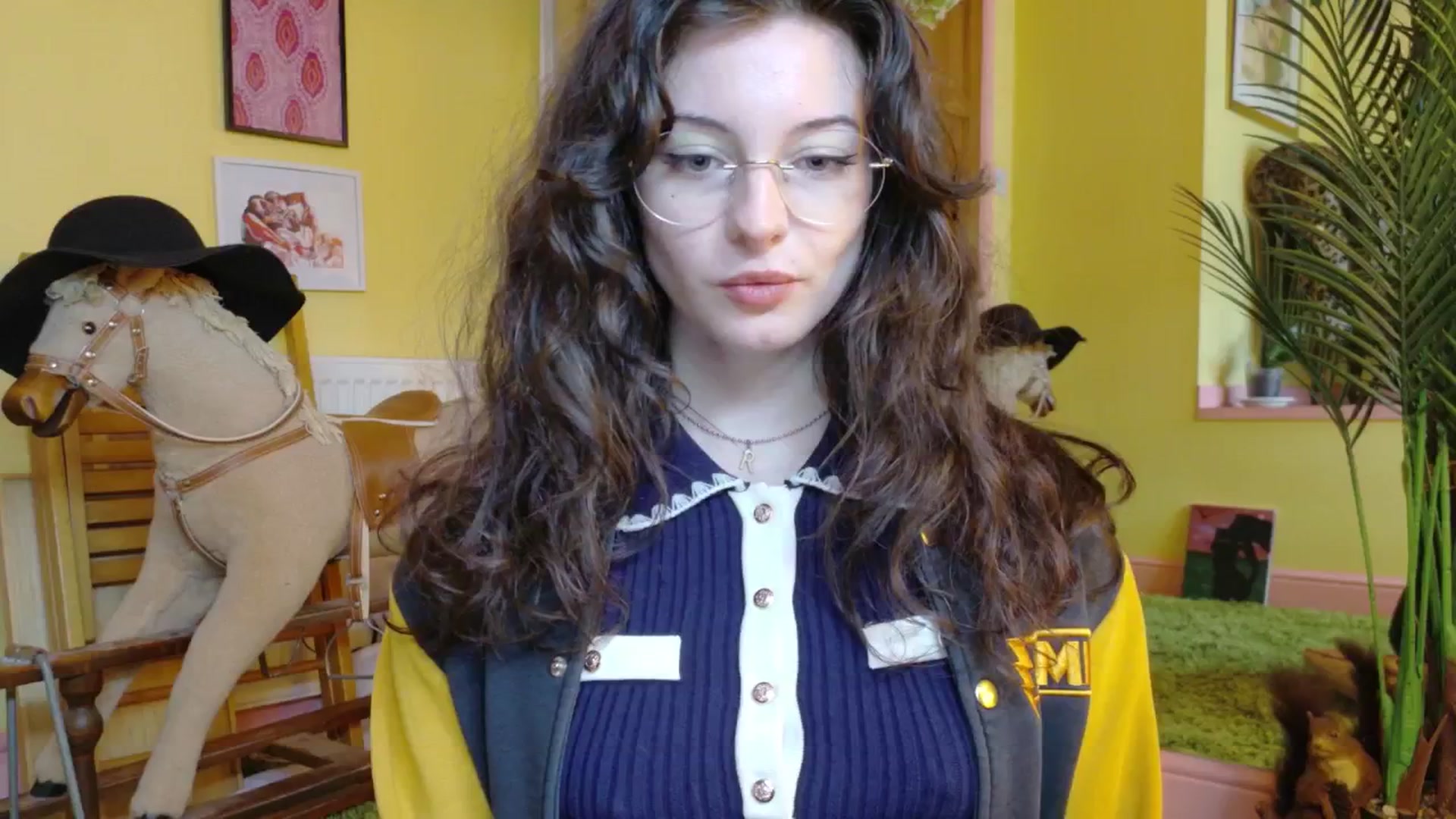 Gallery image thumbnail from porcelaincity's myfreecams stream on, 10/08/2025, 13:00 image 16 of 20