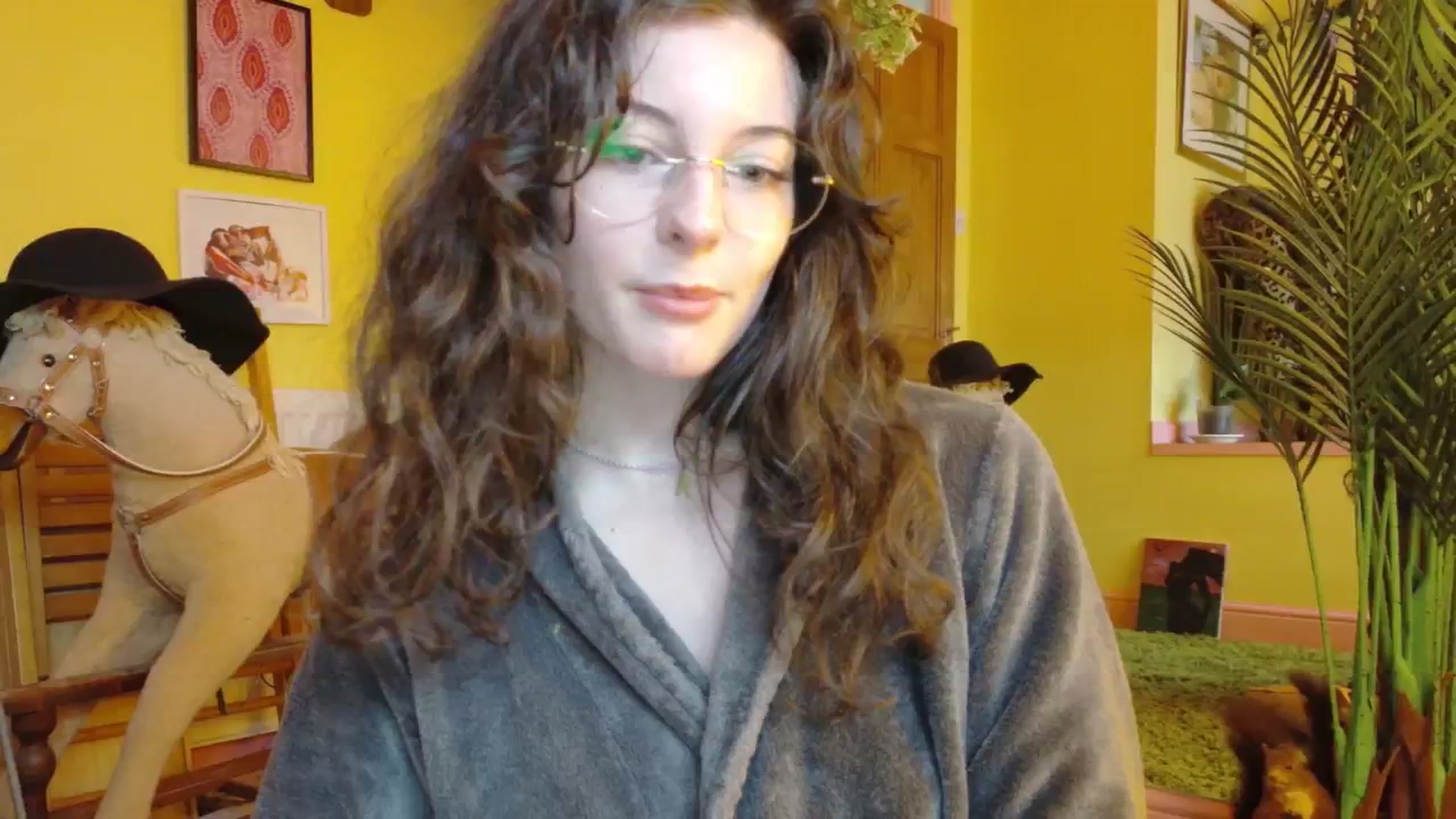 Gallery image thumbnail from porcelaincity's myfreecams stream on, 10/08/2025, 13:00 image 3 of 20