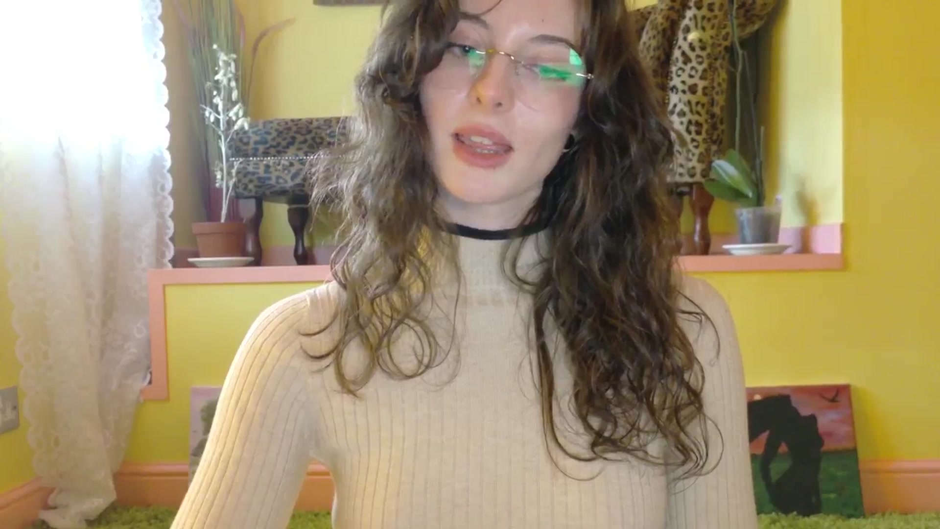 Gallery image thumbnail from porcelaincity's myfreecams stream on, 10/09/2025, 17:30 image 9 of 20