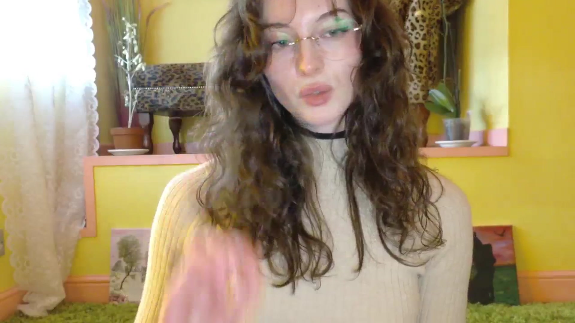 Gallery image thumbnail from porcelaincity's myfreecams stream on, 10/09/2025, 17:30 image 12 of 20