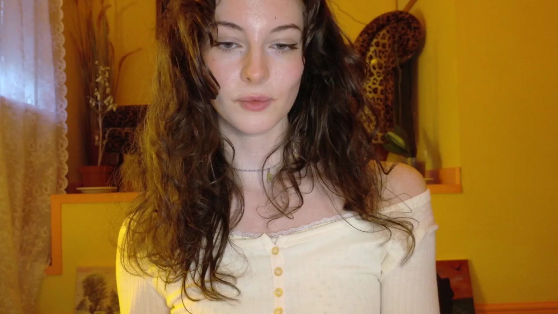 Gallery image thumbnail from porcelaincity's myfreecams stream on, 10/15/2025, 17:32 image 19 of 20