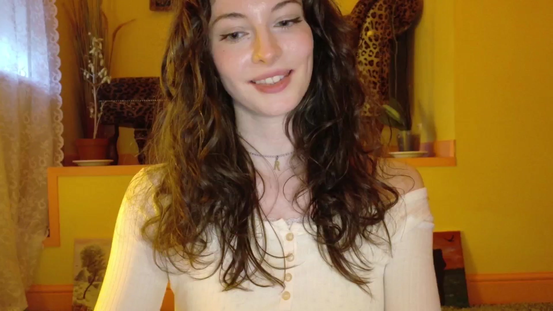 Gallery image thumbnail from porcelaincity's myfreecams stream on, 10/15/2025, 17:32 image 17 of 20