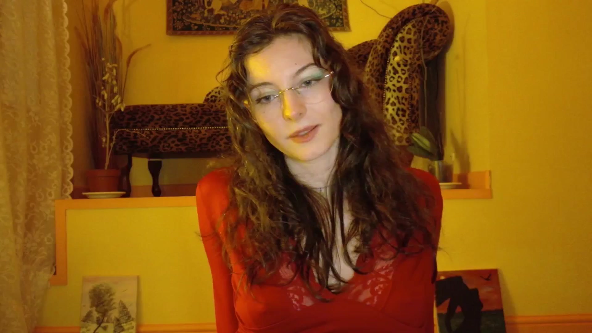 Gallery image thumbnail from porcelaincity's myfreecams stream on, 10/17/2025, 22:25 image 7 of 20