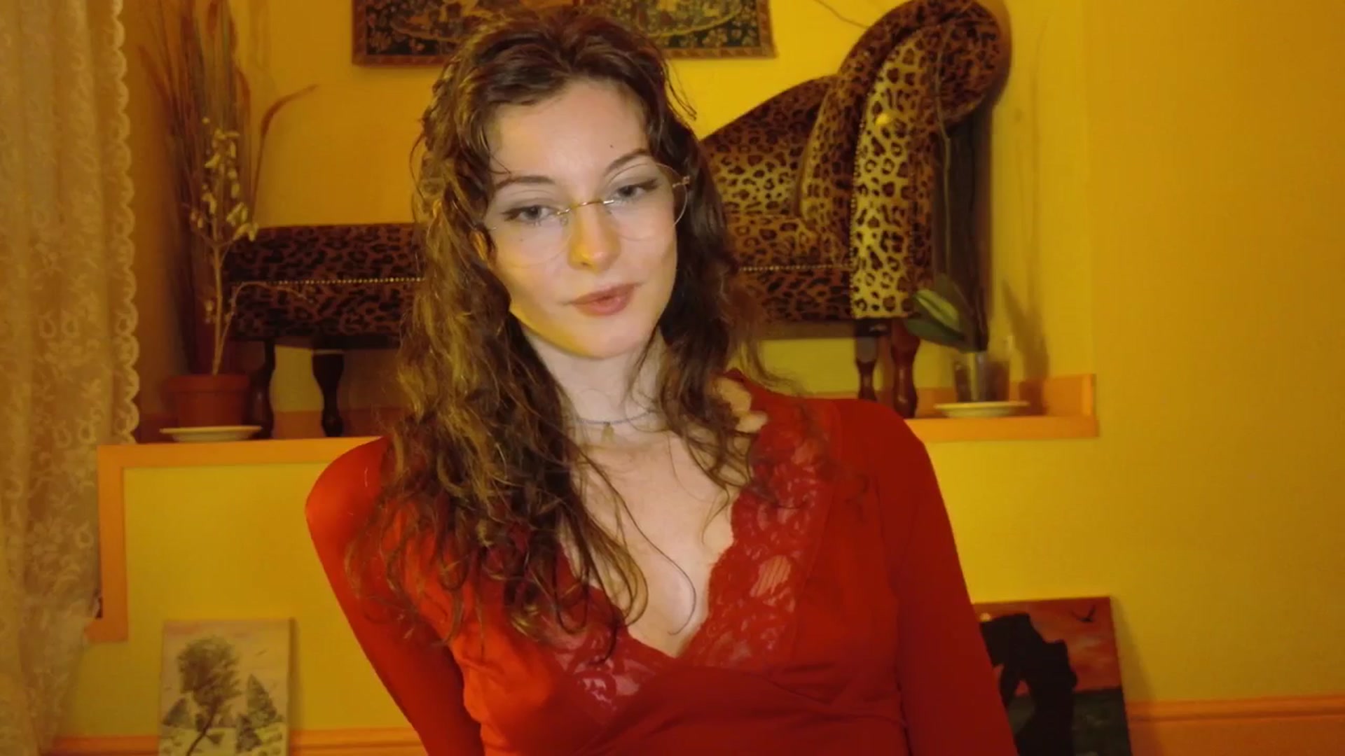 Gallery image thumbnail from porcelaincity's myfreecams stream on, 10/17/2025, 22:25 image 16 of 20