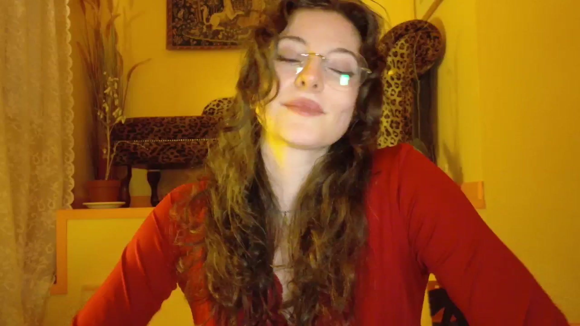 Gallery image thumbnail from porcelaincity's myfreecams stream on, 10/17/2025, 22:25 image 6 of 20