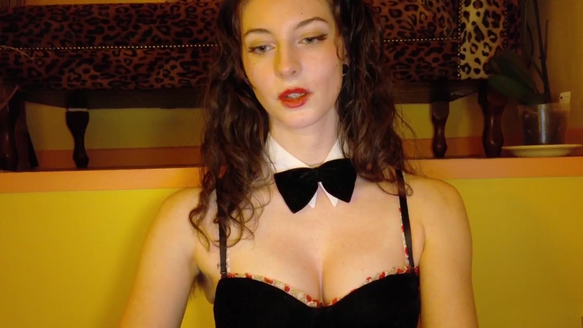 Gallery image thumbnail from porcelaincity's myfreecams stream on, 10/21/2025, 21:09 image 3 of 20