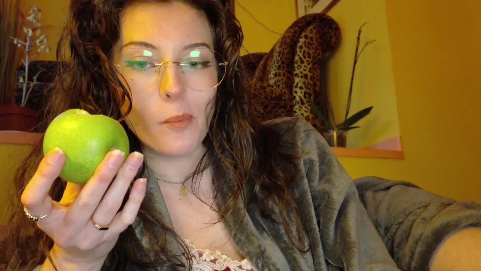 Gallery image thumbnail from porcelaincity's myfreecams stream on, 10/22/2025, 16:49 image 1 of 20
