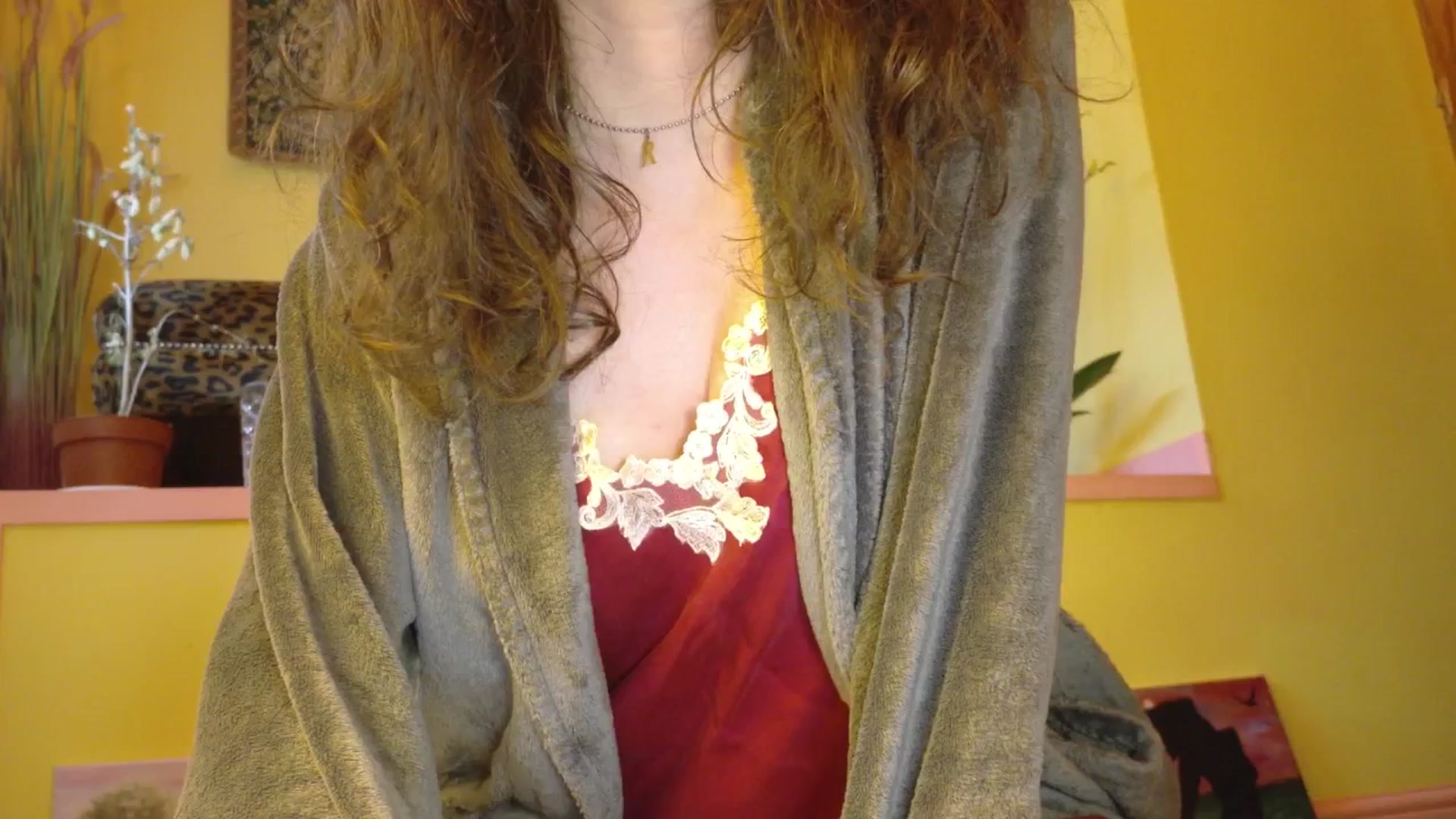 Gallery image thumbnail from porcelaincity's myfreecams stream on, 10/22/2025, 16:49 image 14 of 20