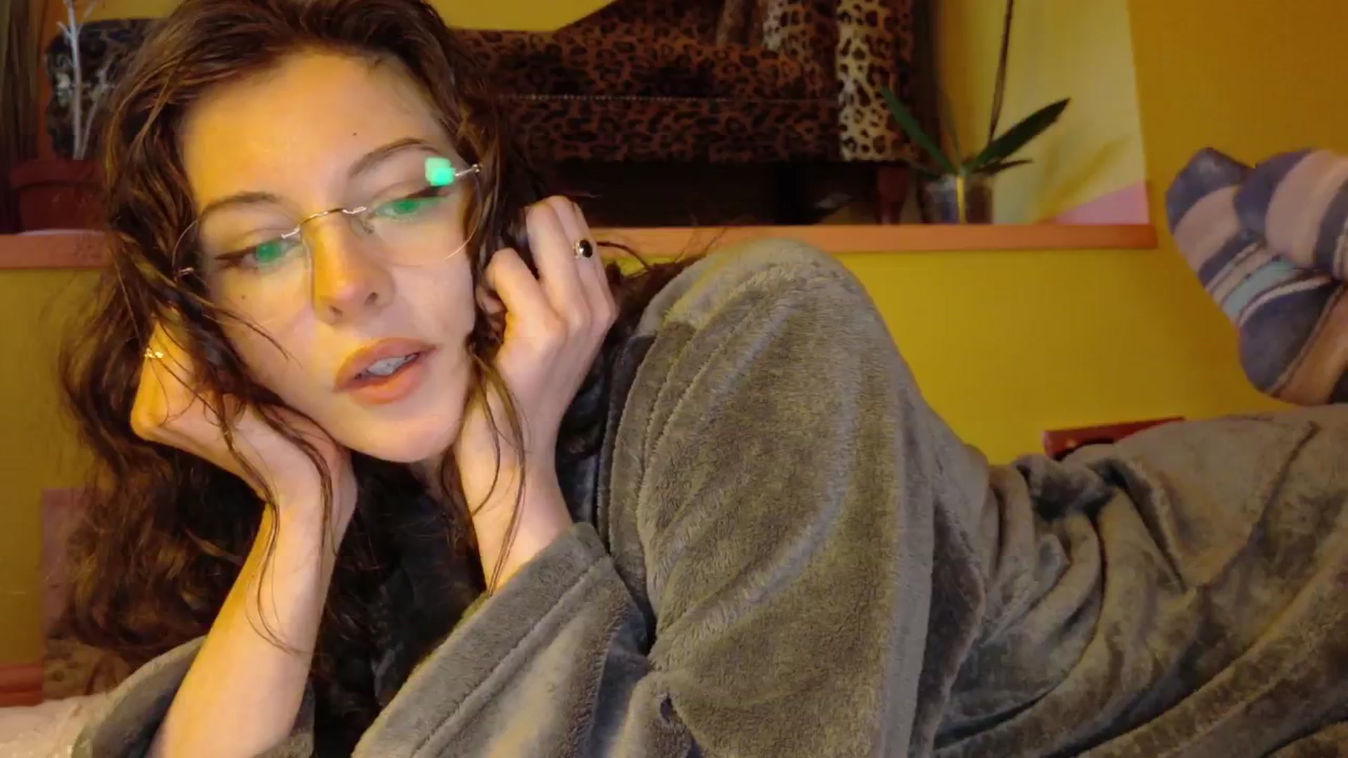 Gallery image thumbnail from porcelaincity's myfreecams stream on, 10/22/2025, 16:49 image 11 of 20