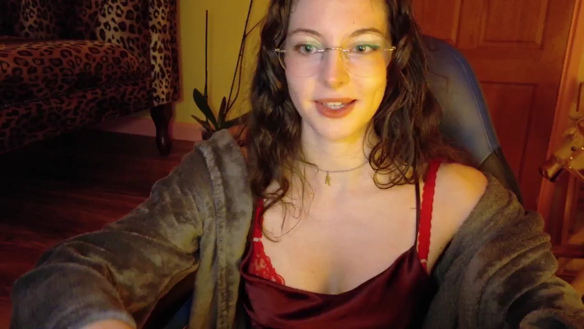 Gallery image thumbnail from porcelaincity's myfreecams stream on, 10/23/2025, 07:59 image 6 of 20