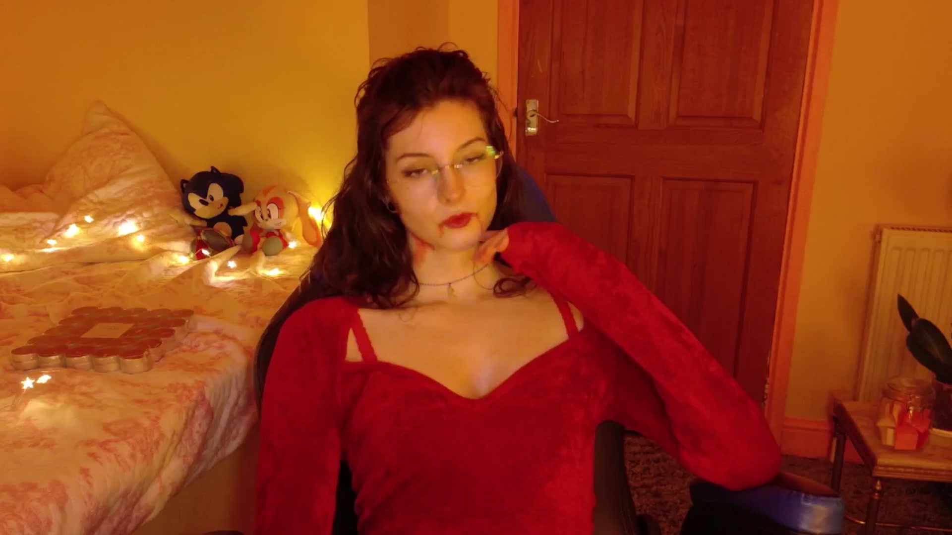 Gallery image thumbnail from porcelaincity's myfreecams stream on, 10/28/2025, 21:01 image 16 of 20