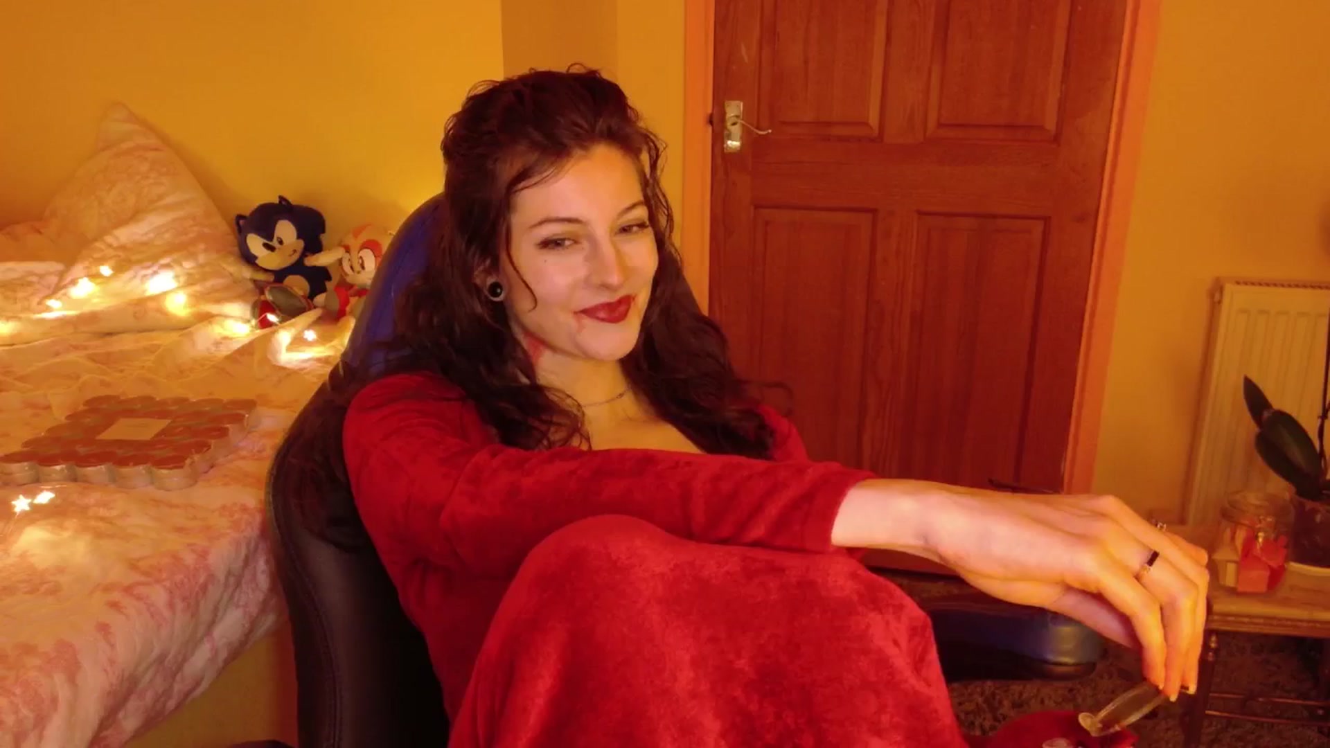 Gallery image thumbnail from porcelaincity's myfreecams stream on, 10/28/2025, 21:01 image 7 of 20