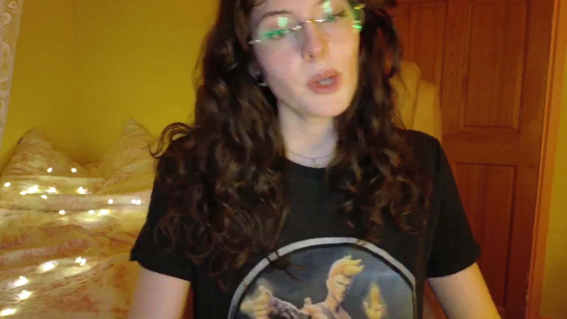 Gallery image thumbnail from porcelaincity's myfreecams stream on, 10/30/2025, 18:31 image 13 of 20