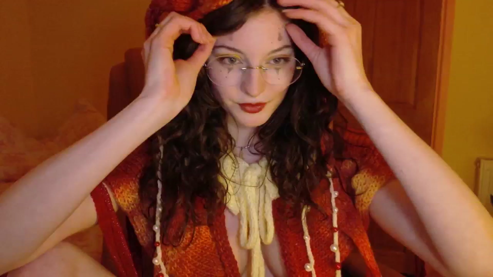Gallery image thumbnail from porcelaincity's myfreecams stream on, 10/31/2025, 21:42 image 9 of 20