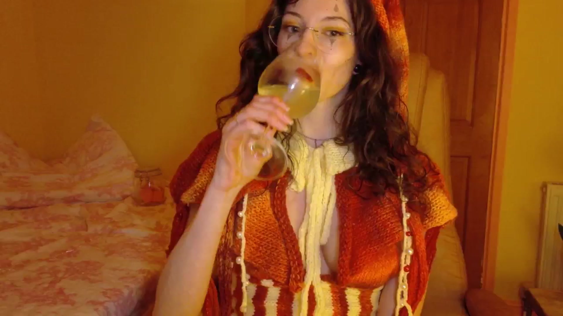 Gallery image thumbnail from porcelaincity's myfreecams stream on, 10/31/2025, 21:42 image 2 of 20