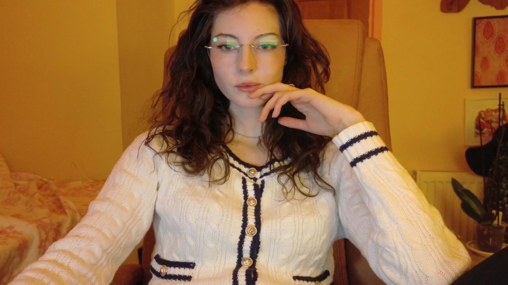 Gallery image thumbnail from porcelaincity's myfreecams stream on, 11/03/2025, 18:52 image 9 of 20