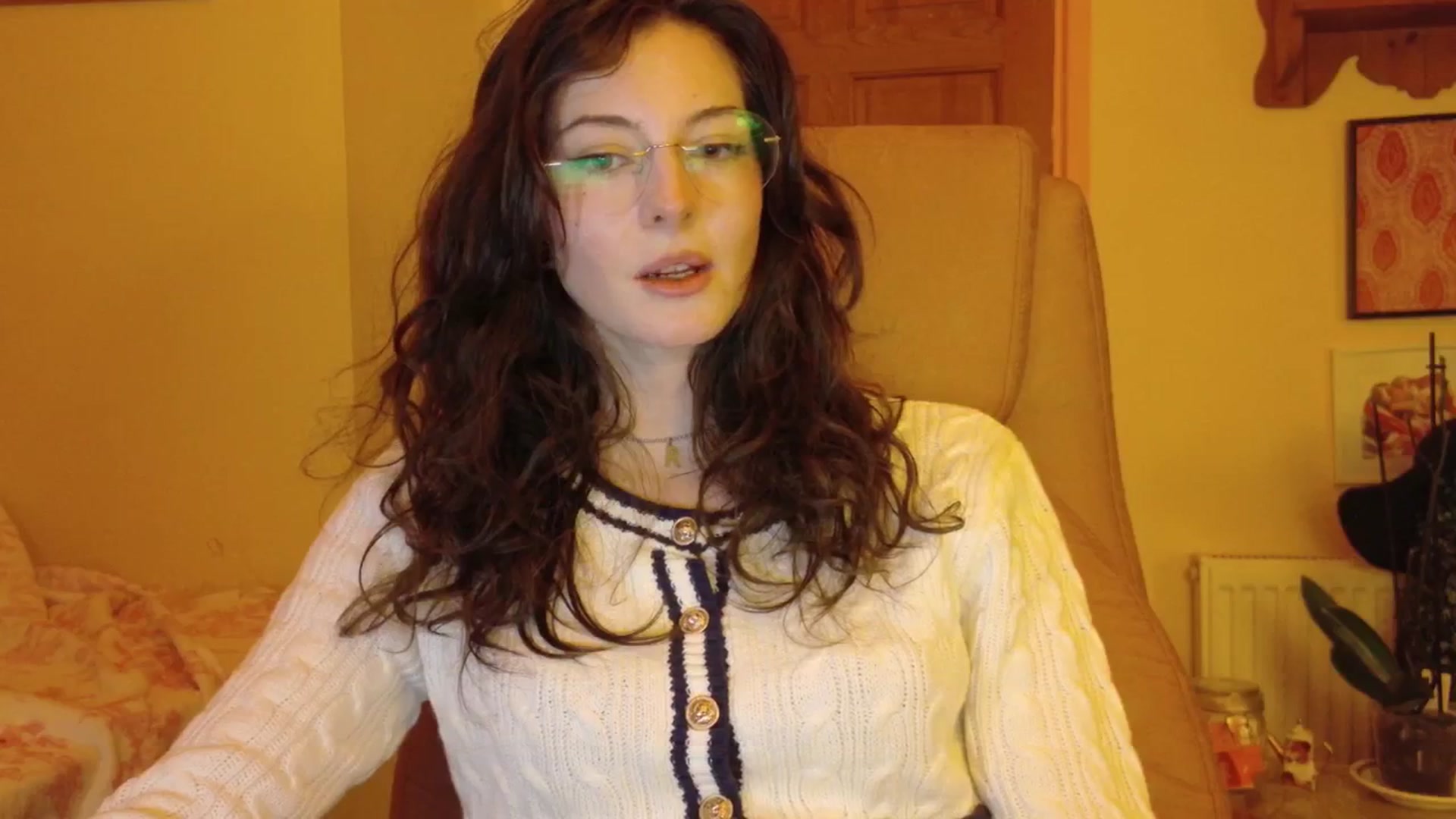 Gallery image thumbnail from porcelaincity's myfreecams stream on, 11/03/2025, 18:52 image 18 of 20