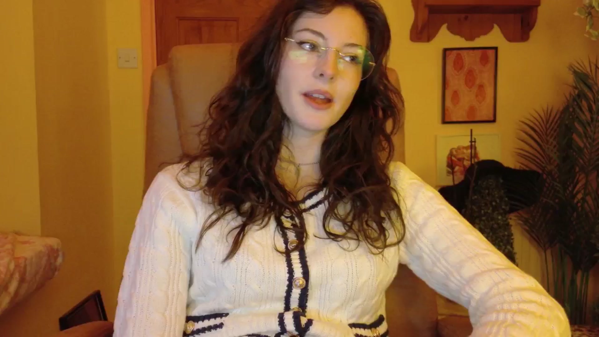 Gallery image thumbnail from porcelaincity's myfreecams stream on, 11/03/2025, 18:52 image 3 of 20