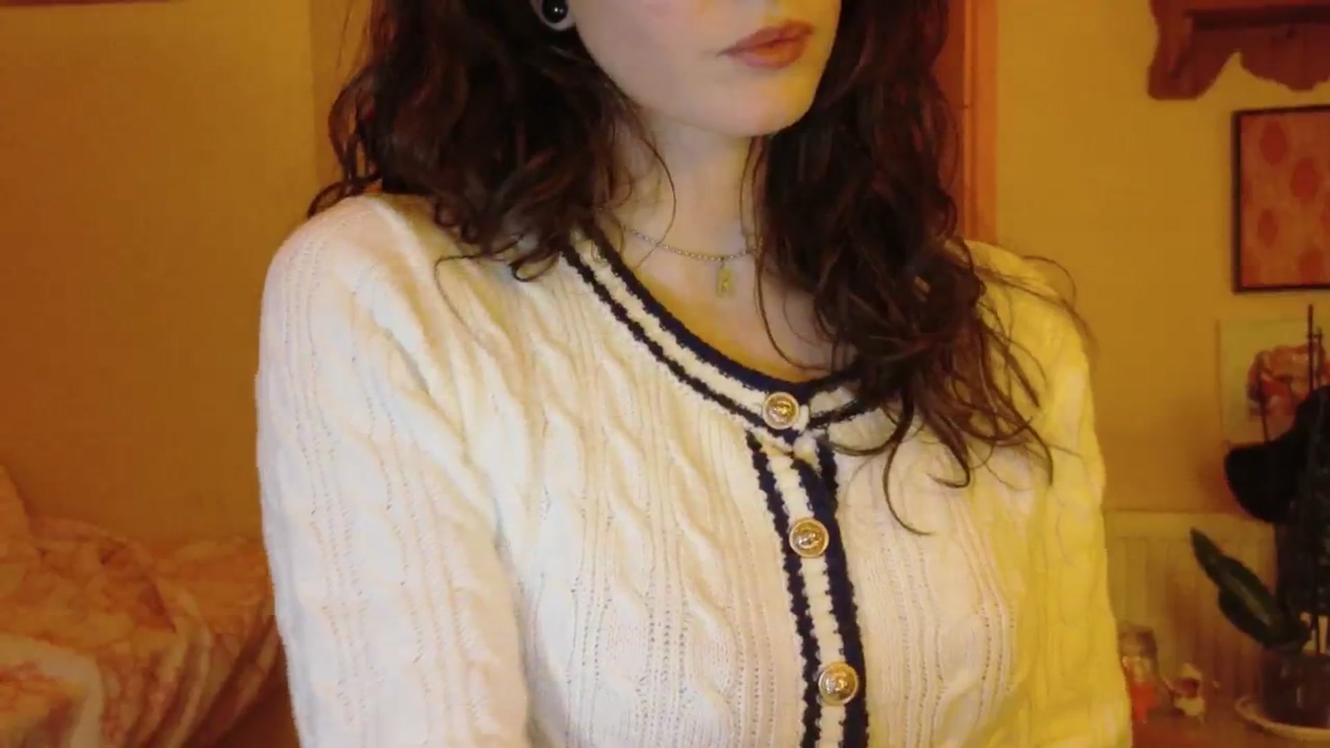 Gallery image thumbnail from porcelaincity's myfreecams stream on, 11/03/2025, 18:52 image 15 of 20