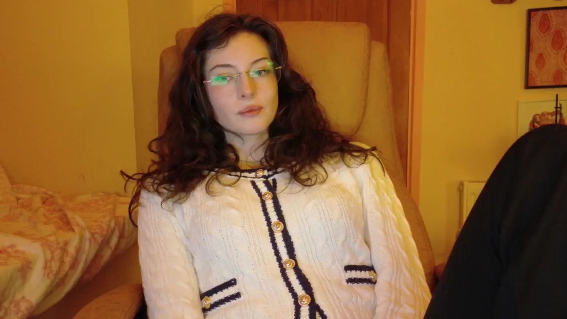 Gallery image thumbnail from porcelaincity's myfreecams stream on, 11/03/2025, 18:52 image 11 of 20