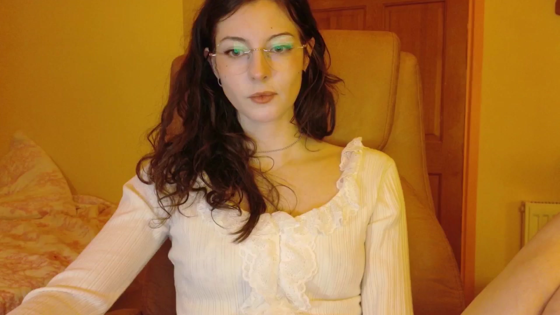 Gallery image thumbnail from porcelaincity's myfreecams stream on, 11/04/2025, 19:26 image 4 of 20