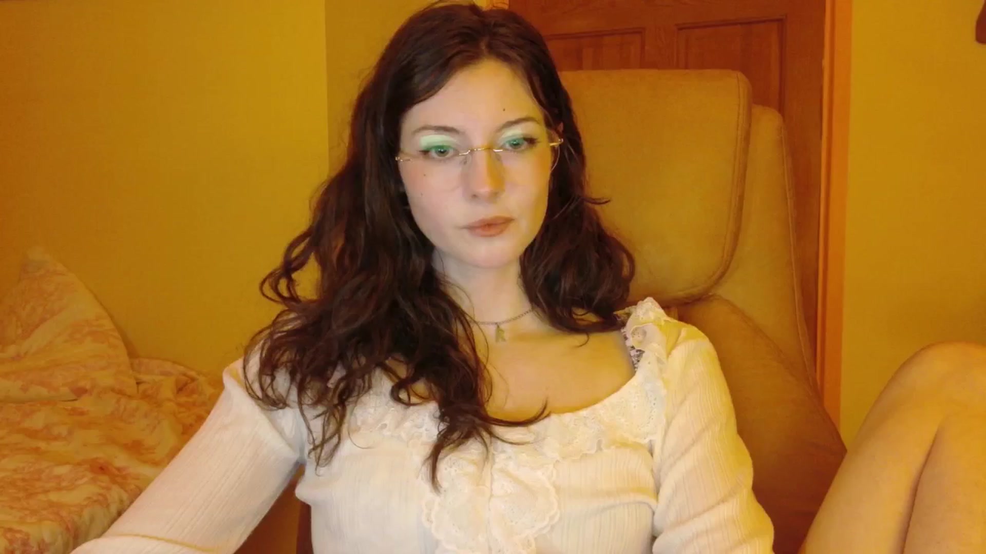 Gallery image thumbnail from porcelaincity's myfreecams stream on, 11/04/2025, 19:26 image 8 of 20