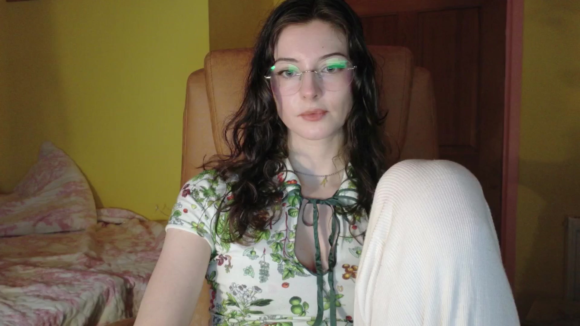 Gallery image thumbnail from porcelaincity's myfreecams stream on, 11/05/2025, 18:24 image 5 of 20