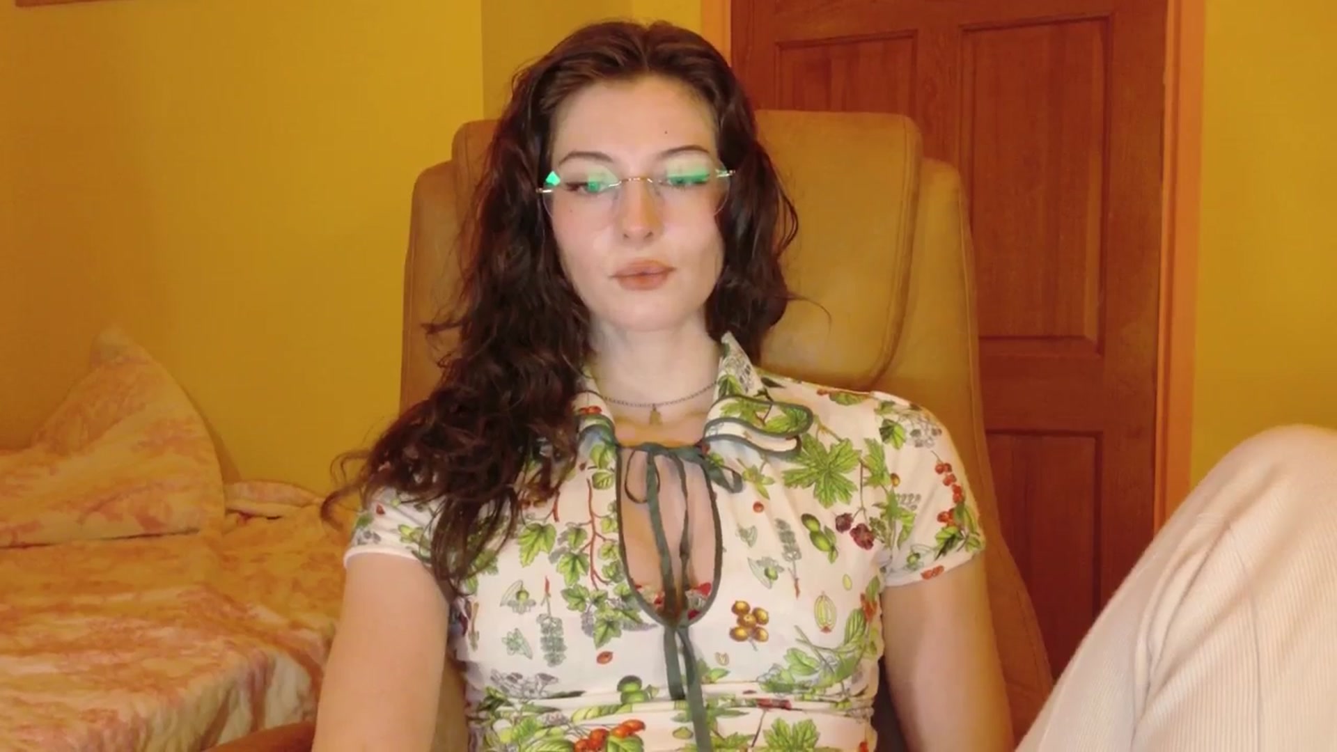 Gallery image thumbnail from porcelaincity's myfreecams stream on, 11/05/2025, 18:24 image 10 of 20