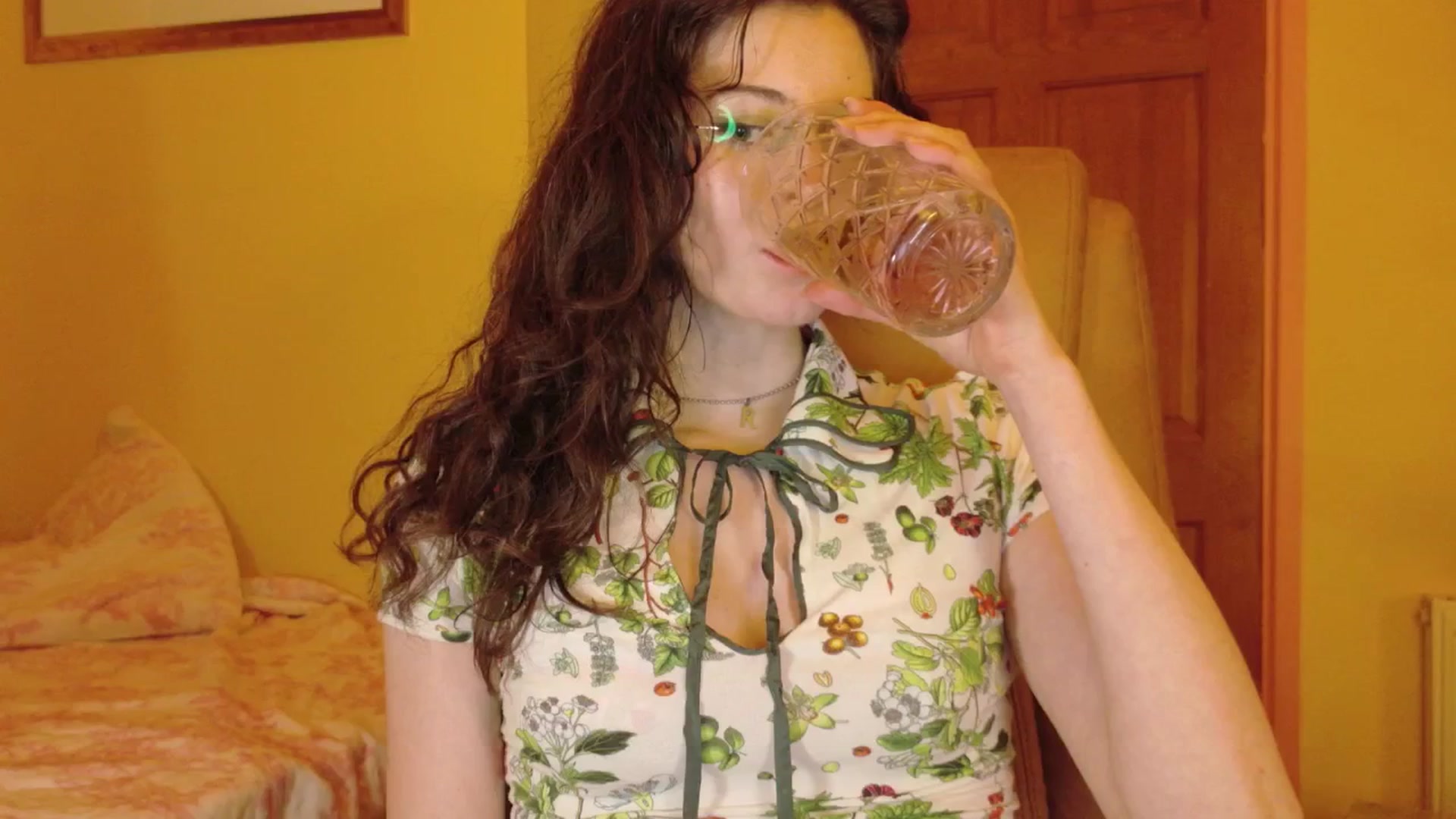 Gallery image thumbnail from porcelaincity's myfreecams stream on, 11/05/2025, 18:24 image 12 of 20