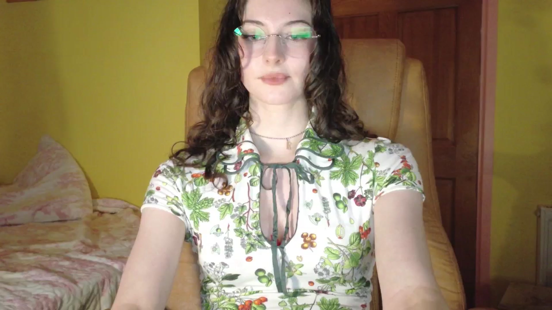 Gallery image thumbnail from porcelaincity's myfreecams stream on, 11/05/2025, 18:24 image 6 of 20