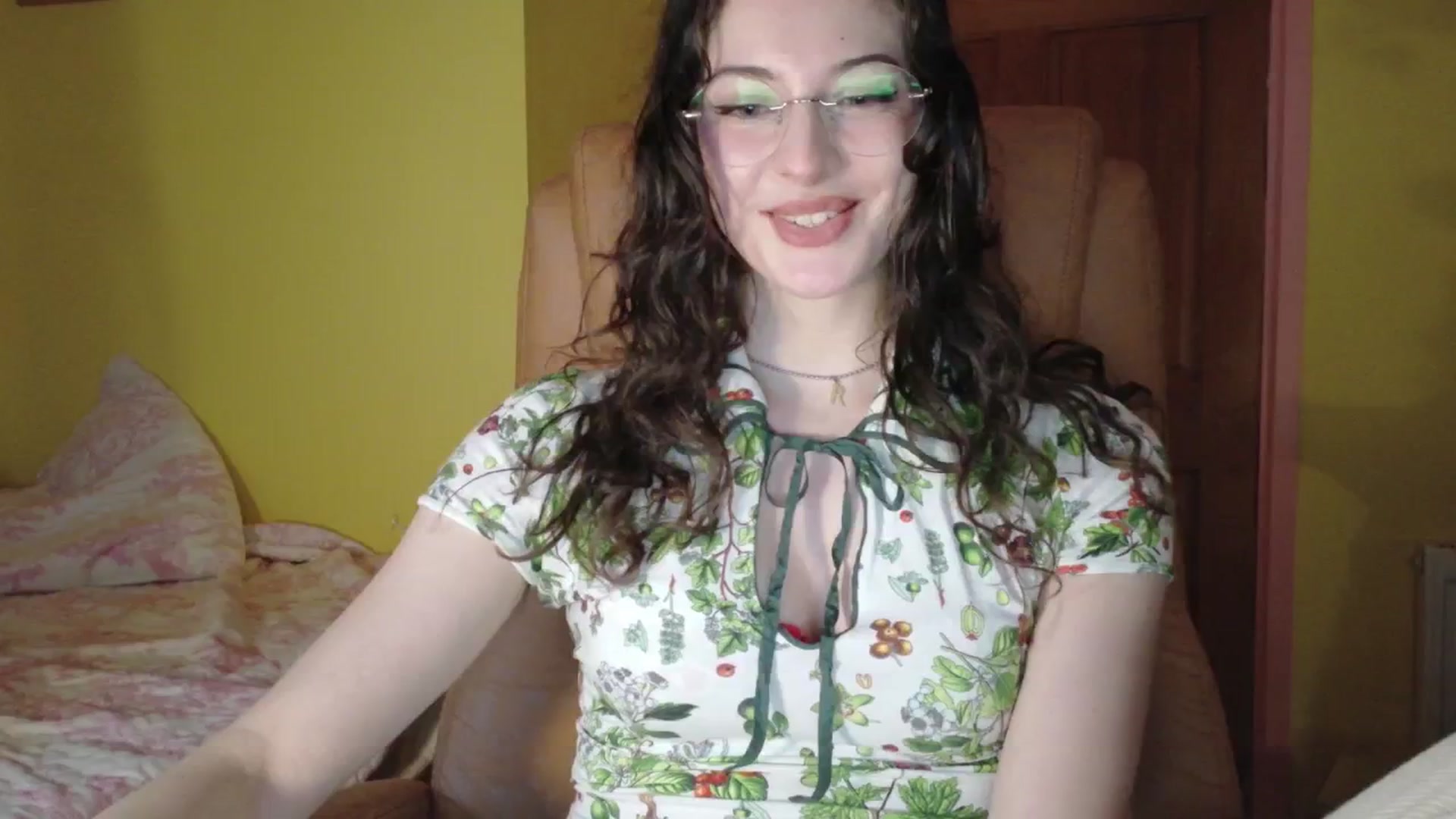 Gallery image thumbnail from porcelaincity's myfreecams stream on, 11/05/2025, 18:24 image 4 of 20
