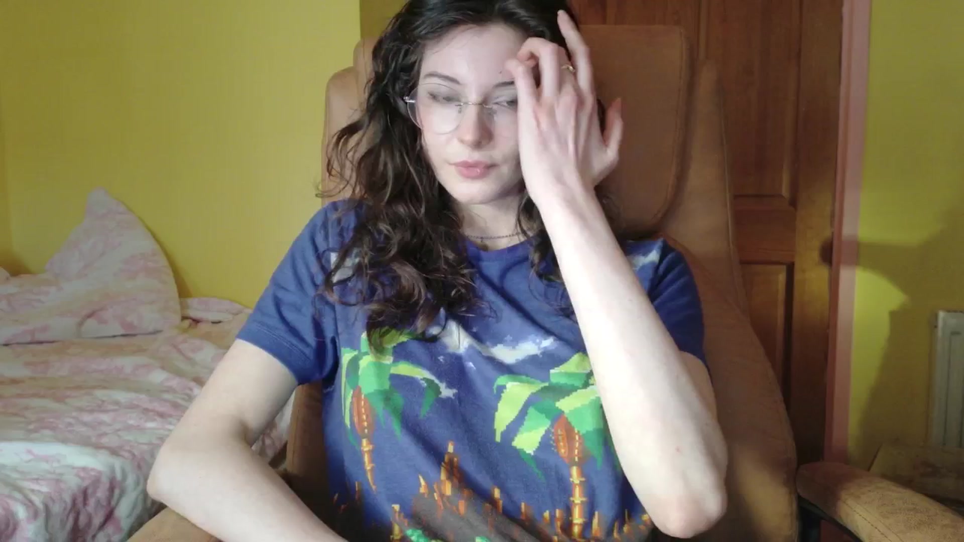 Gallery image thumbnail from porcelaincity's myfreecams stream on, 11/06/2025, 16:18 image 17 of 20