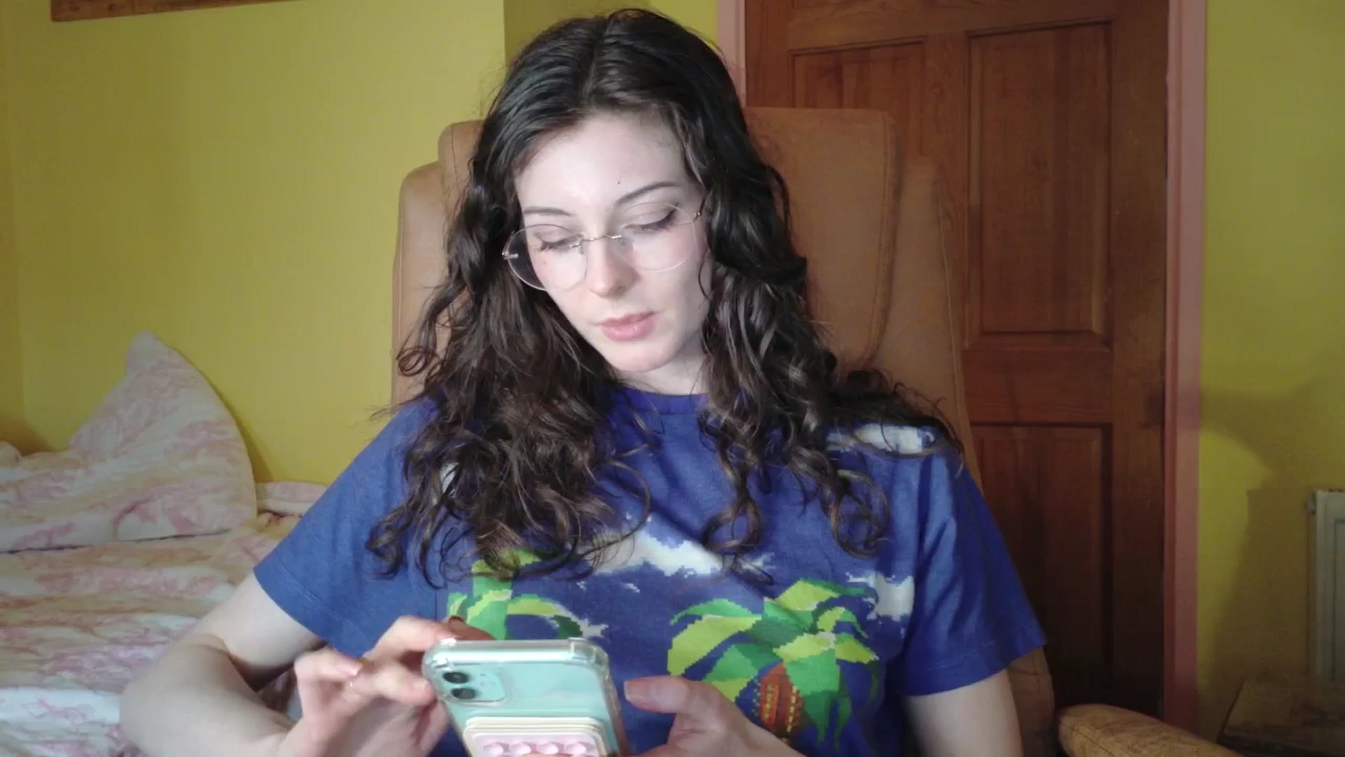 Gallery image thumbnail from porcelaincity's myfreecams stream on, 11/06/2025, 17:04 image 1 of 20