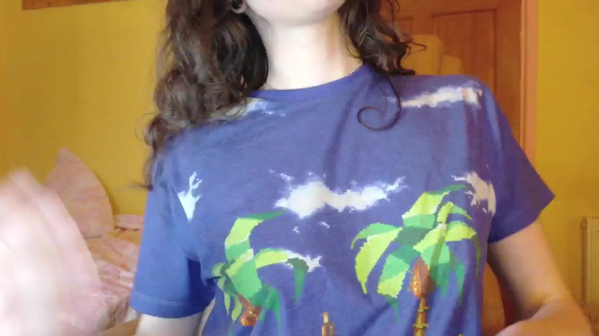 Gallery image thumbnail from porcelaincity's myfreecams stream on, 11/06/2025, 17:04 image 7 of 20