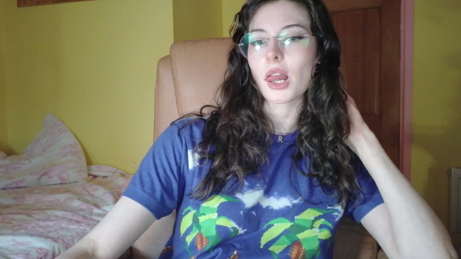 Gallery image thumbnail from porcelaincity's myfreecams stream on, 11/06/2025, 17:04 image 6 of 20