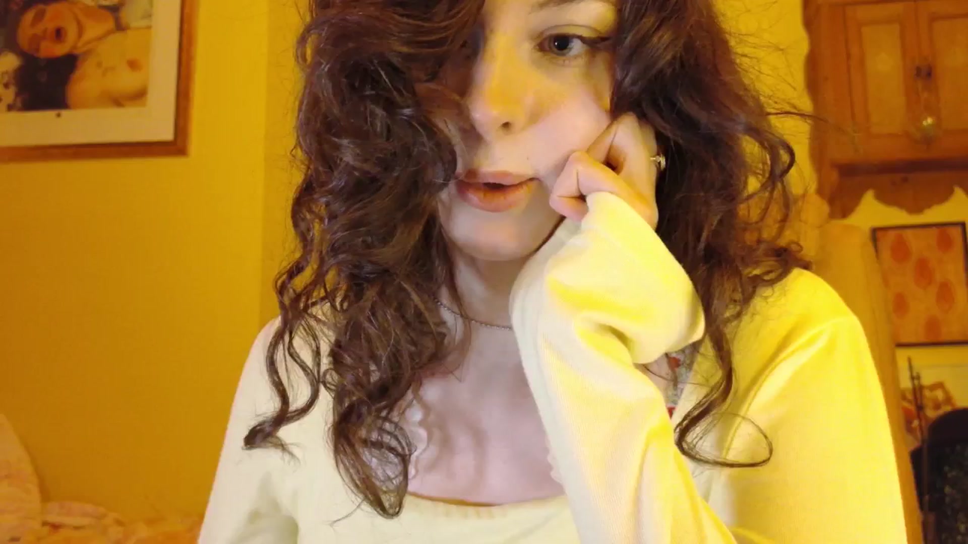 Gallery image thumbnail from porcelaincity's myfreecams stream on, 11/11/2025, 18:09 image 12 of 20
