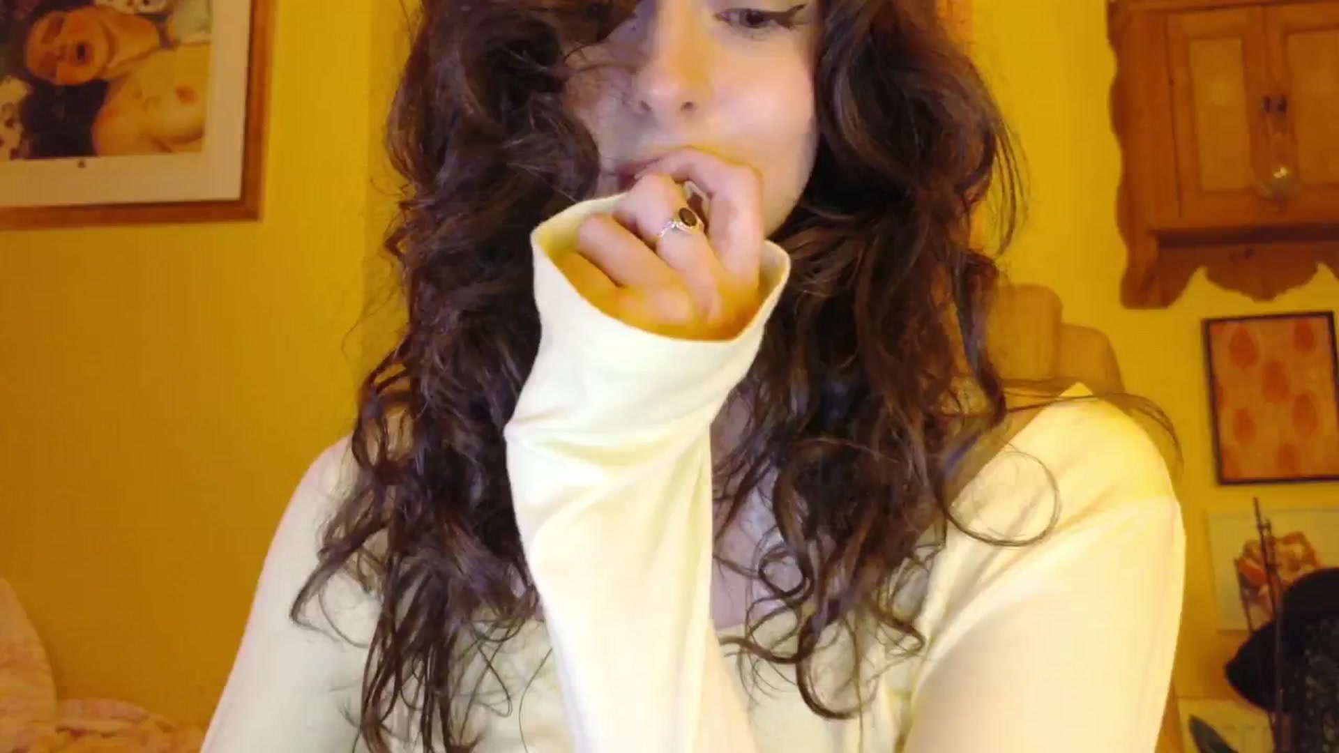 Gallery image thumbnail from porcelaincity's myfreecams stream on, 11/11/2025, 18:09 image 15 of 20