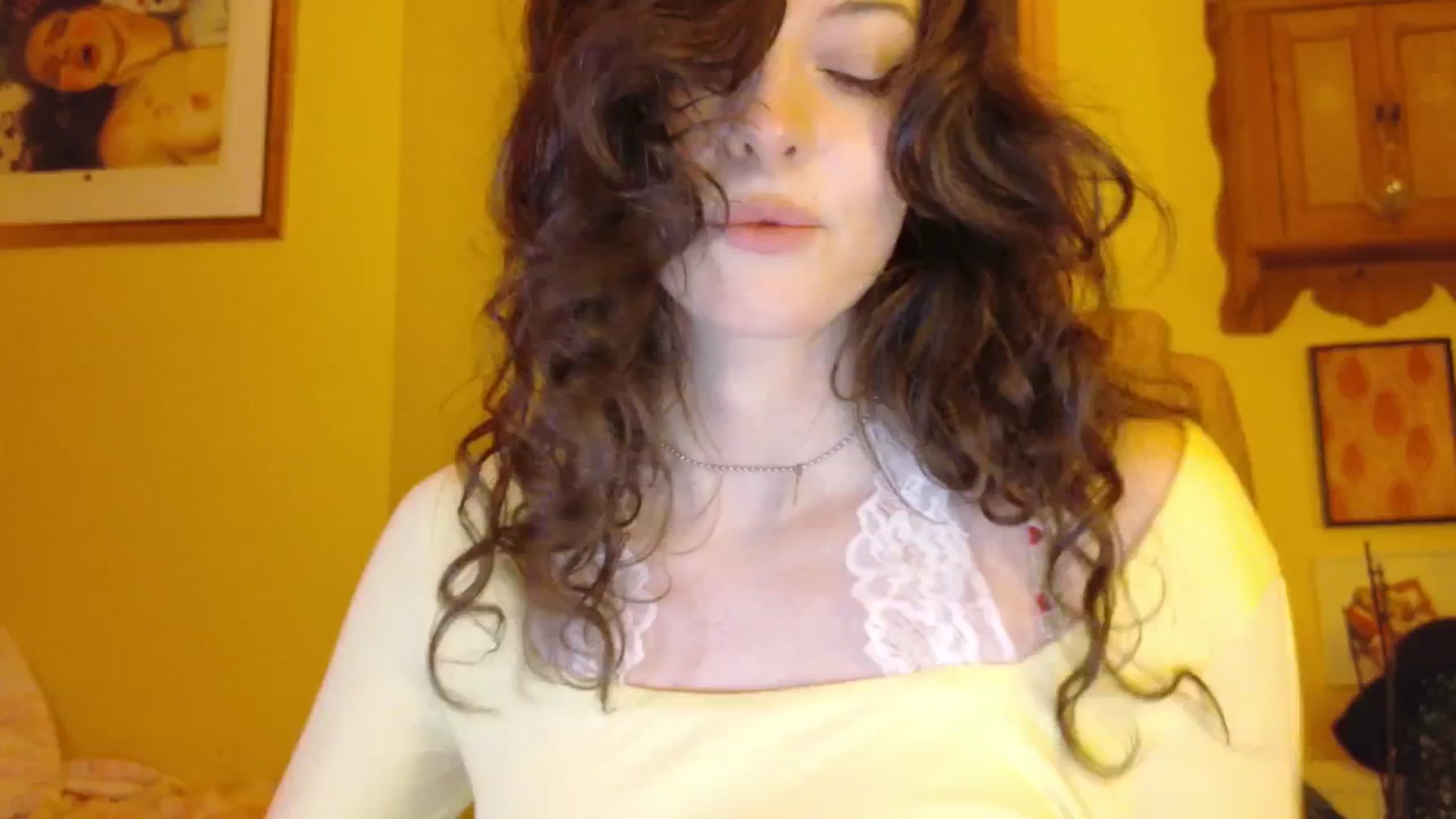 Gallery image thumbnail from porcelaincity's myfreecams stream on, 11/11/2025, 18:09 image 14 of 20