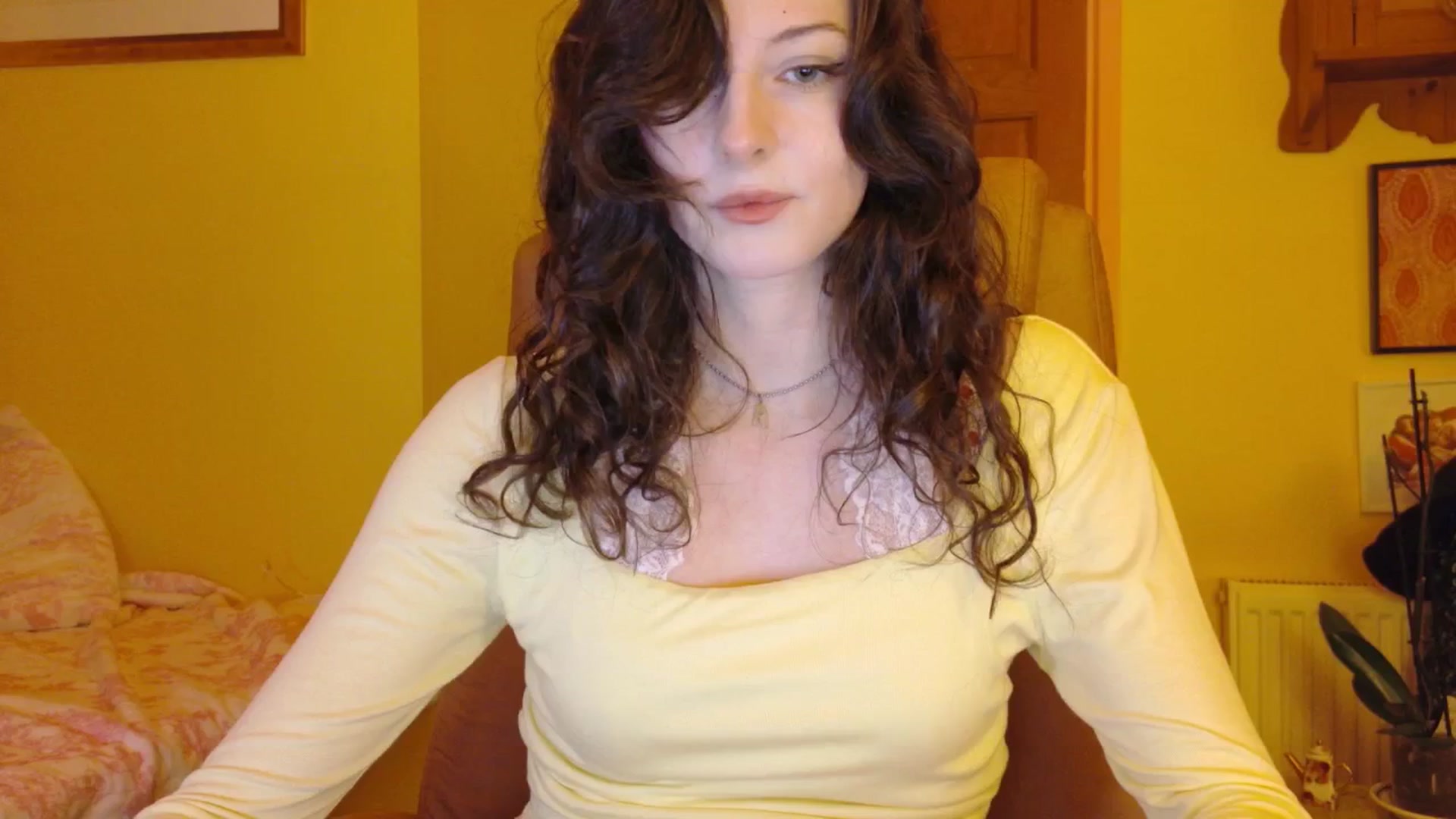 Gallery image thumbnail from porcelaincity's myfreecams stream on, 11/11/2025, 18:09 image 5 of 20