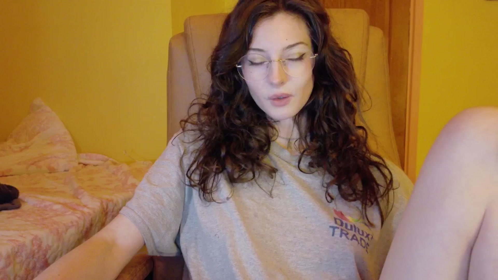 Gallery image thumbnail from porcelaincity's myfreecams stream on, 11/12/2025, 18:59 image 7 of 20